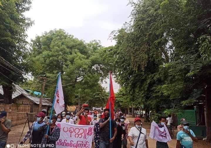 Youths of Pakokku marched on the streets in defiance of Genocidal Dictatorship and chanted revolutionary slogans. #StopTorture #July7Coup #WhatsHappeningInMyanmar