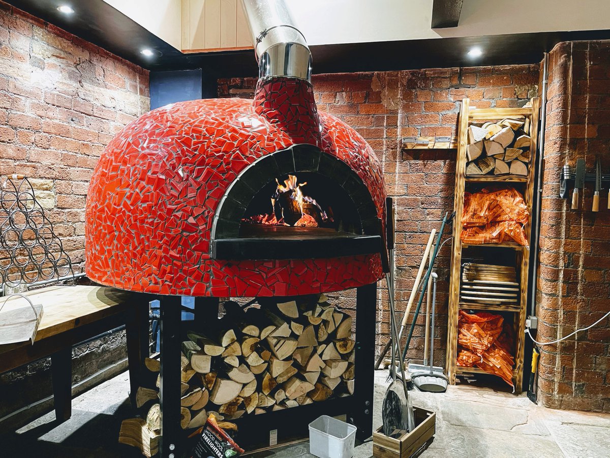 Sunbridge_Wells's tweet photo. La Caverna Pizzeria are getting ready for the re-opening. The wood fired oven is roaring to go too. Have a look. Coming soon at @Sunbridge_Wells #pizzeria #foodlovers #italian #pizza #sunbridgewells #bradford https://t.co/mW5BRGPGeW
