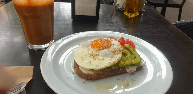 Muy Buenos dias, ma&ntilde;ana ya en Barcelona https://t.co/NPbdIpi6mE