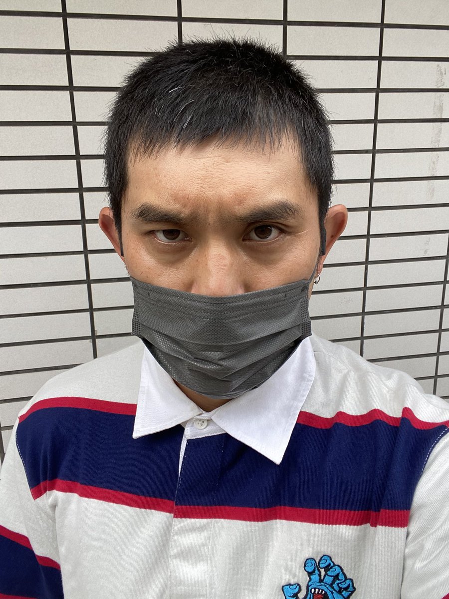tokoton10's tweet photo. o(`ω´ )o とわりゃああああああああぁ〜っ!
散髪来たぜえええぇ〜っ!
チョキチョキ…
コレが…
こうっ!
ううううぅ〜(泣)。
と、いうワケでぇ〜、
散髪をしてまいりました〜っ!
ノーフューチャーッ!
I had #Haircut
#gypsyway
#ノーフューチャー https://t.co/Qe3uFRfSkM