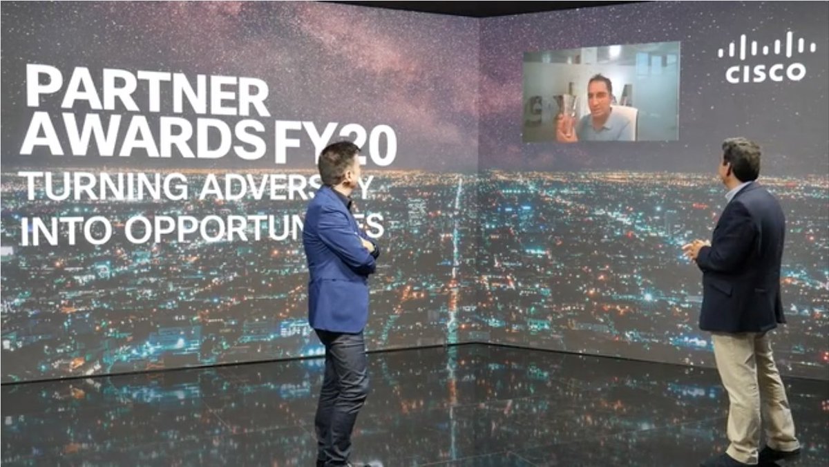 TeamMakenai's tweet photo. @diegobg3 , recogió el premio ‘Digitaliza’ Partner of the Year de los #PartnerAwards FY20 de @Cisco , con un agradecimiento especial por nuestra contribución en el proyecto de #ProfeVirtual y la amplia repercusión que ha tenido. https://t.co/lNvwG6Gopd