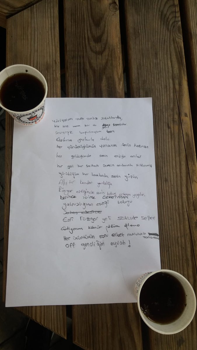 #Telafidebendevarım 3. Gün. Semaver çayı eşliğinde yaratıcı şiir yazma etkinliği <a href="/ziyaselcuk/">Ziya Selçuk</a> <a href="/mfaruktekinn/">Mehmet Faruk Tekin</a> <a href="/agrimem/">AĞRI MEM</a> <a href="/umtbrs04/">Ümit Barış YILDIRIM</a>