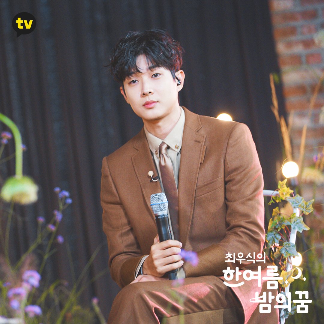 이거 혹시 꿈인가...? 드르륵....탁..... 이거 혹시 꿈인가...? 드르륵....탁..... 이거 혹시 꿈인가...? 드르륵....탁..... 오늘부터 카카오TV에서 <최우식의...