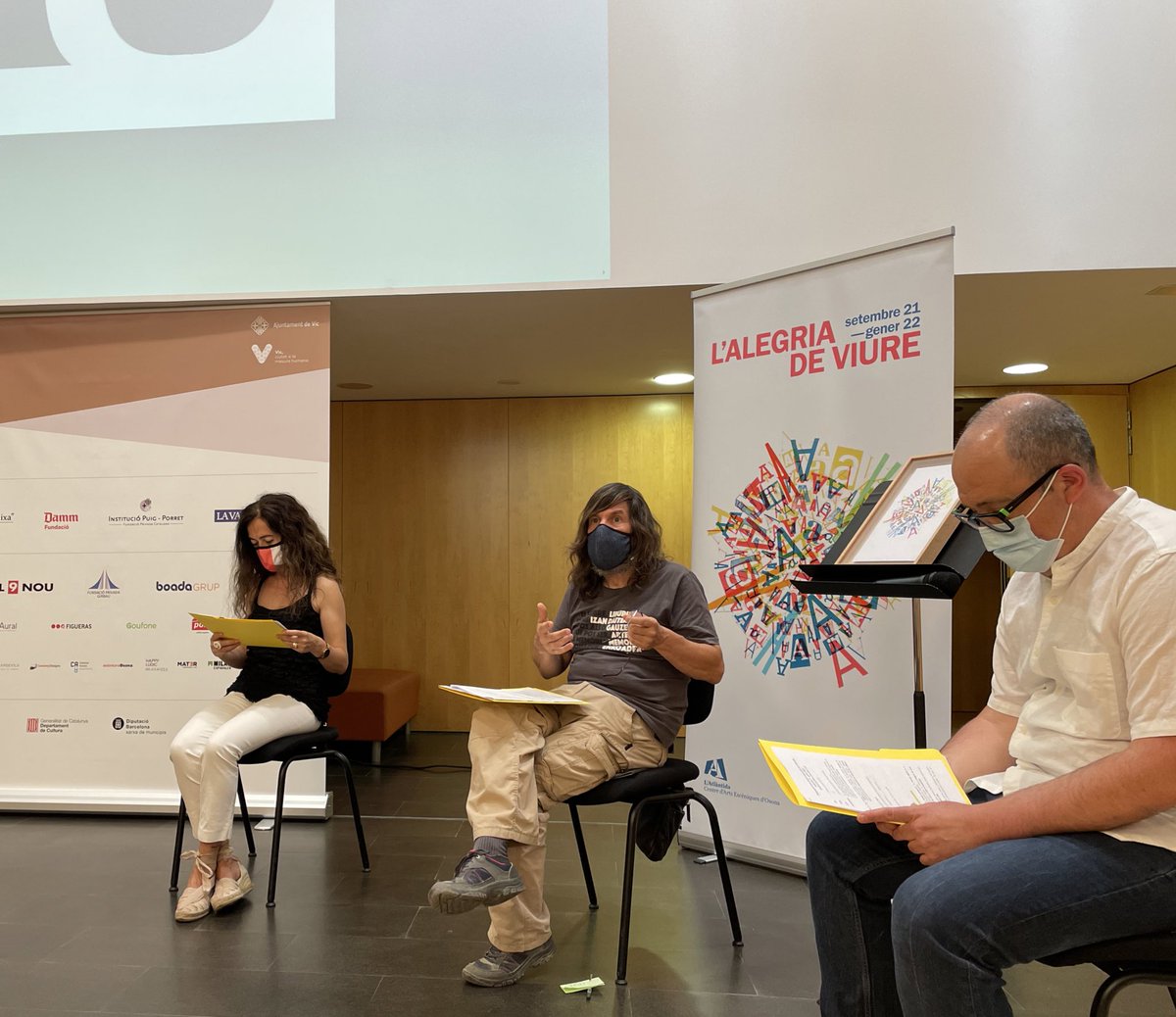 latlantidavic's tweet photo. 👉🏻’A propòsit de William’ és un itinerari que ens aproparà a l’obra de #sheakespeare des de diferents òptiques i propostes artístiques, us convidem a participar-hi i a seguir-lo, explica @victorsunyol membre del Consell Assessor de Programació i autor de #Birnam. https://t.co/DNLZY8hj6a