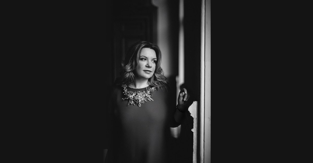 AskonasHolt's tweet photo. Tonight, Ekaterina Semenchuk joins the orchestra and choir of @teatrosancarlo for Prokofiev's 'Alexander Nevsky' in the magnificent Piazza del Plebiscito, Naples. Toi toi toi!!
https://t.co/sRybksWR6B https://t.co/AVqxAlPmg5