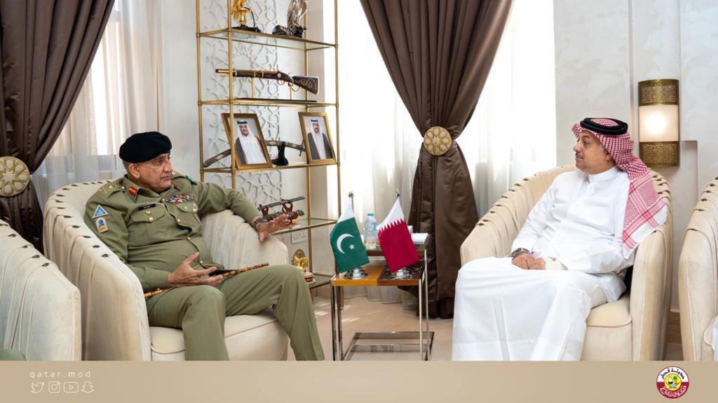 سعادة الدكتور خالد بن محمد العطية نائب رئيس مجلس الوزراء وزير الدولة لشؤون الدفاع يلتقي رئيس الأركان الباكستاني قطر