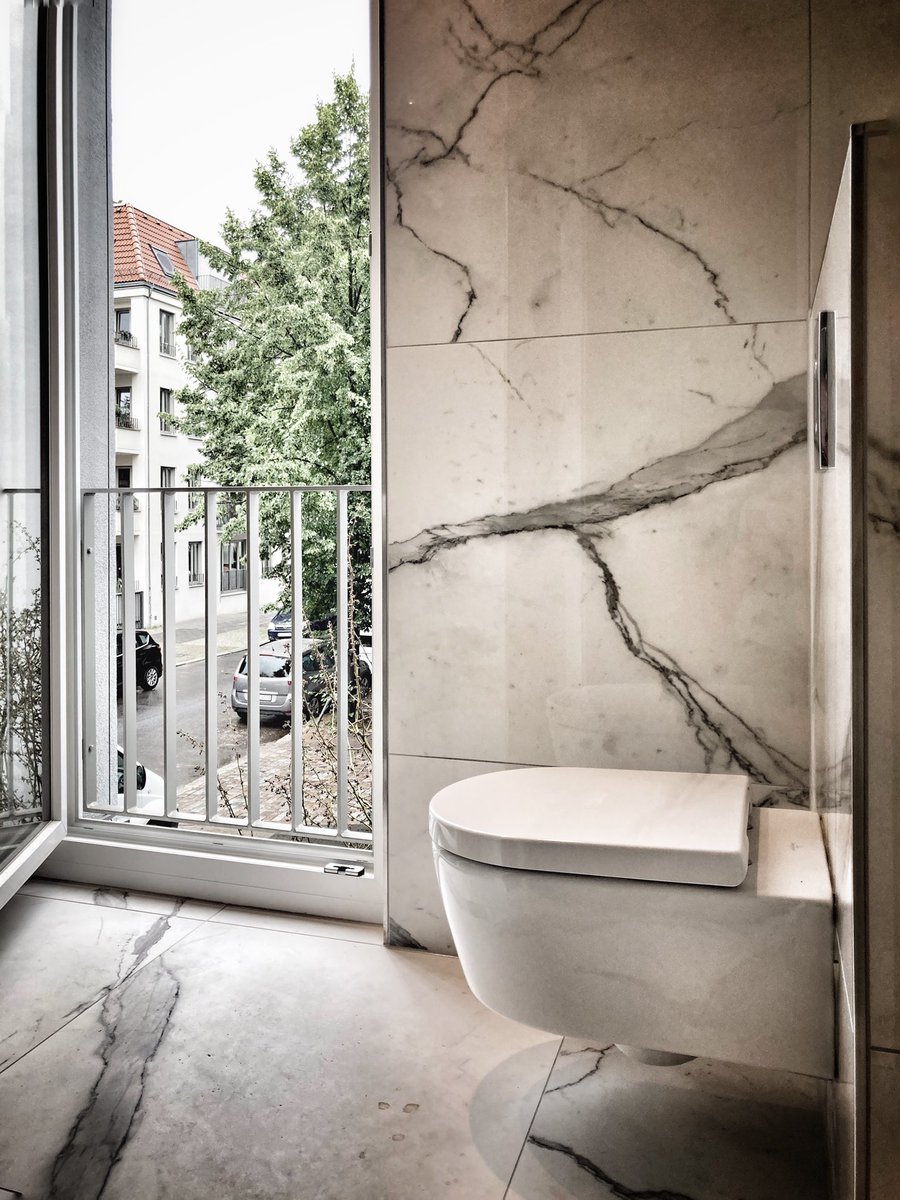 LuckyPendler's tweet photo. #StillesÖrtchen 🚽🧻🤣 #Berlin #Neubau #OnlyInBerlin #FotoHeinrich https://t.co/MyPwB9YXst
