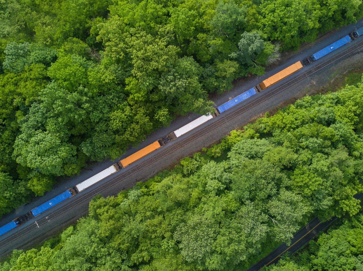 UPU_UN's tweet photo. Rail Mail – the efficient alternative to air #transportation. #UPU_UN has been championing the use of the #rail network to #transport mail internationally for a number of years https://t.co/KWYfCd7qRn https://t.co/WQMJh4dnxW