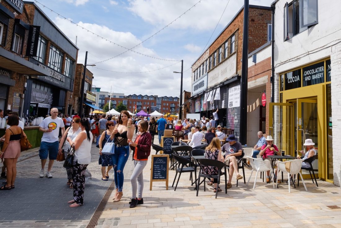 EnigmaGraphics0's tweet image. Hull’s thriving Fruit Market records busiest month ever ow.ly/9Sre50FpyPL @Hullccnews @FruitMarketHull #HullFruitMarket