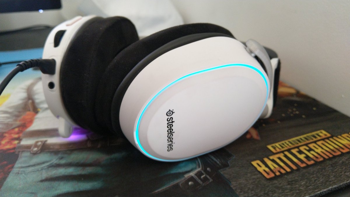 AHIOV's tweet photo. Super happy with my Micro Suede + Gel earpads, so comfy! #BrainwavzAudio https://t.co/fTft3YDaRx