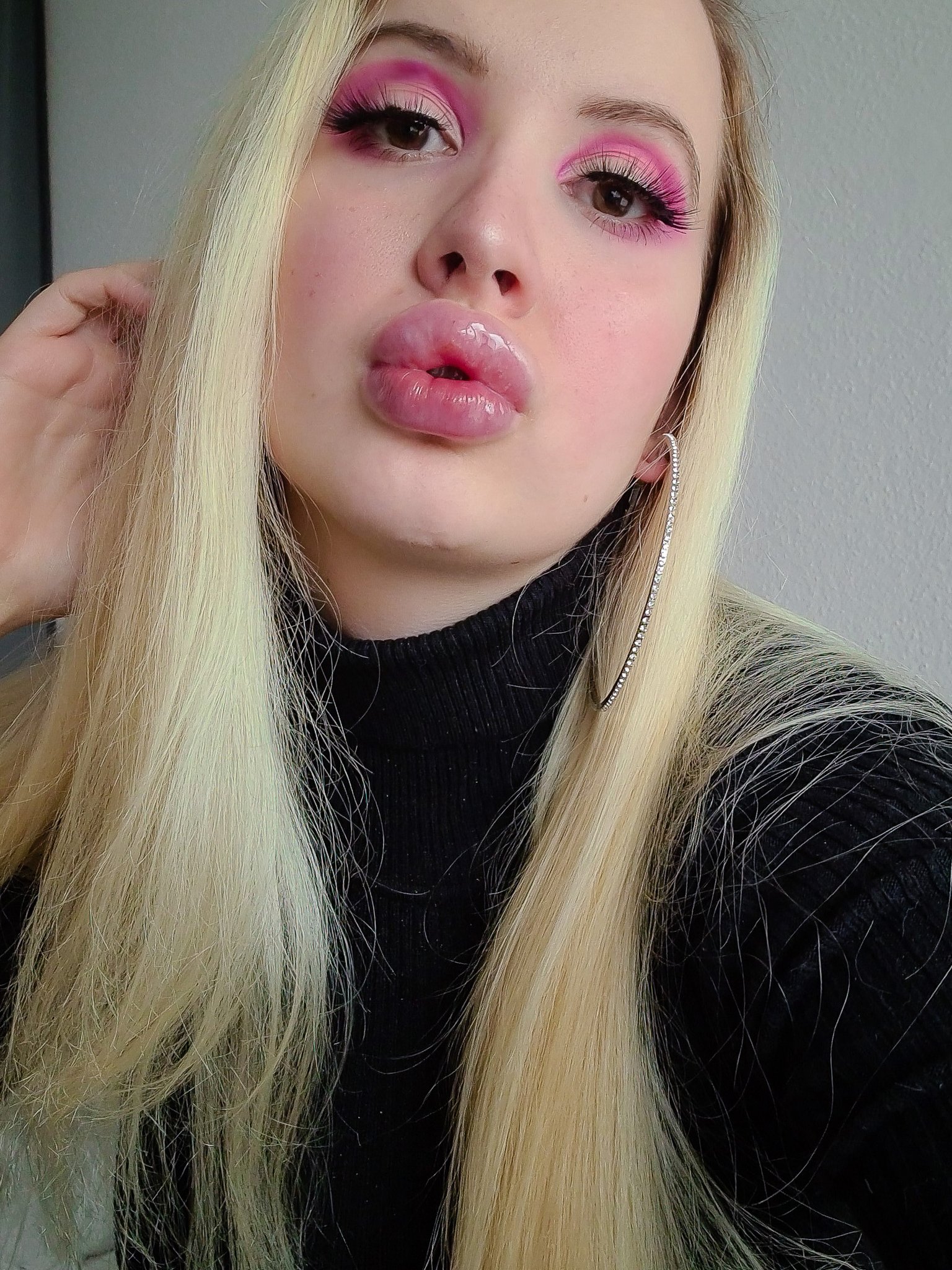 TW Pornstars - Vivian Rose ⭐ TOP 5% Onlyfans Bimbo ⭐. Twitter. 2:33 PM