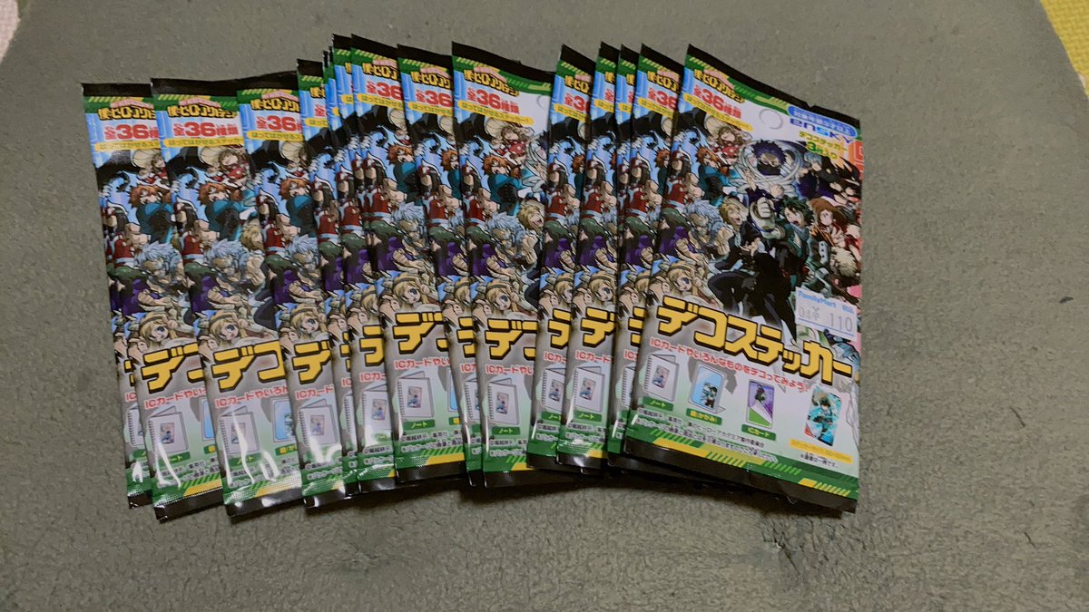 Kuroneko 僕のヒーローアカデミア お疲れ様です ファミマにデコステッカー売ってた 今から開封します
