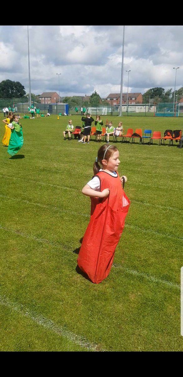 SnakesClass's tweet image. Year 1 had a brilliant sports day this morning, full of running, jumping, throwing and 'egg &amp;amp; spooning'. Parents were sadly missed but there's lots more photos to follow. We hope the children enjoy telling you all about it! 🏆😀🏃‍♂️🏃‍♀️