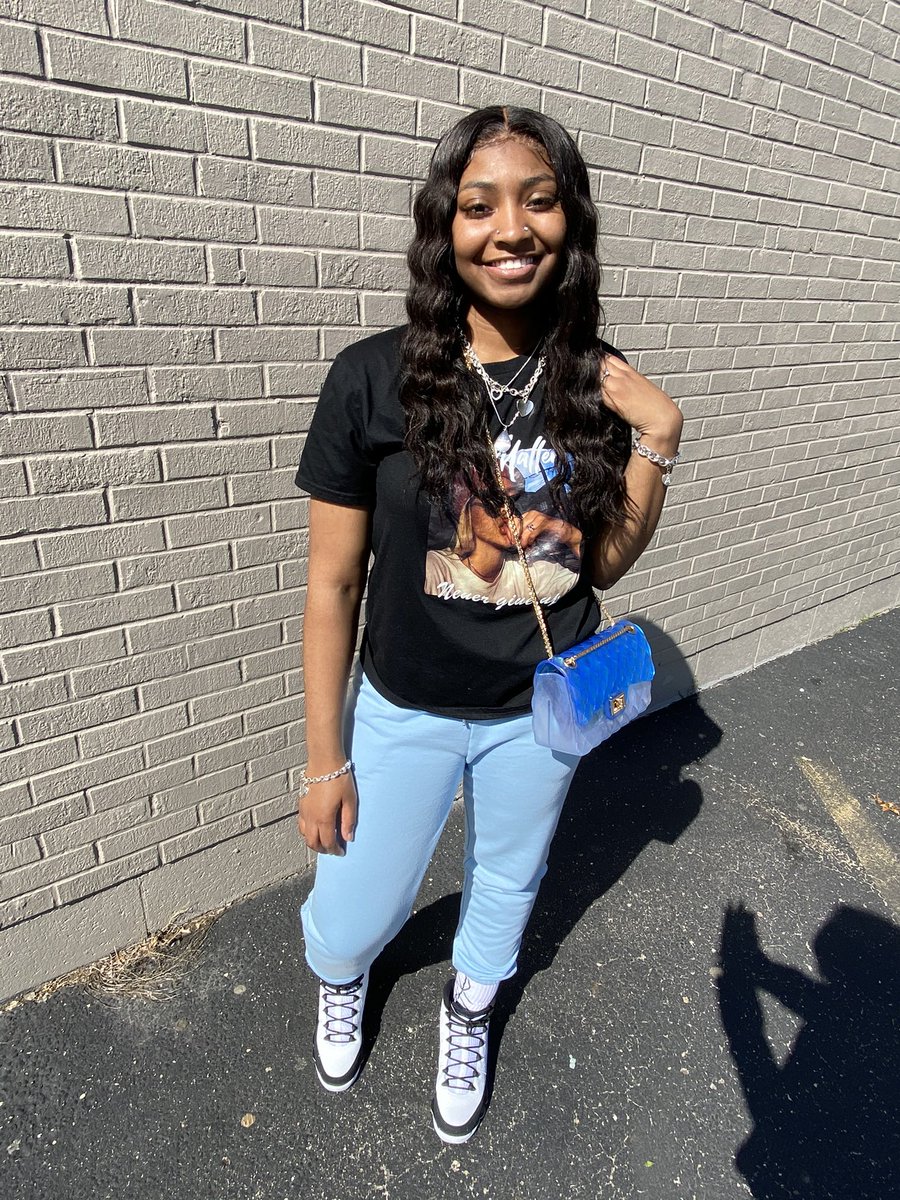 prettyassamb's tweet photo. #WhoswhoAtTSU 👀
Amberly 💕 
- Health science major 🧬
- junior ‘23  
- Dayton📍
ig@prettyassamb_ 👈🏾 https://t.co/jFfKyVjYCw