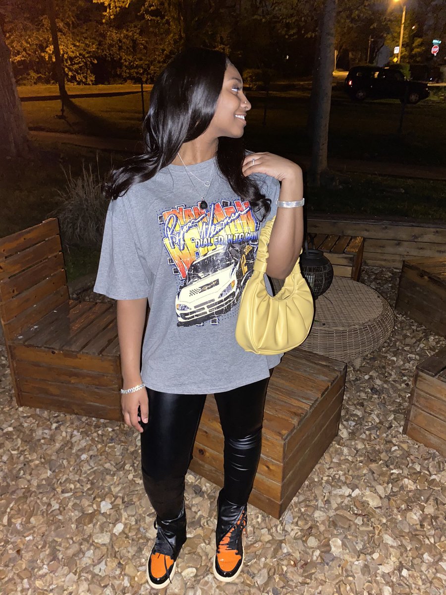 prettyassamb's tweet photo. #WhoswhoAtTSU 👀
Amberly 💕 
- Health science major 🧬
- junior ‘23  
- Dayton📍
ig@prettyassamb_ 👈🏾 https://t.co/jFfKyVjYCw