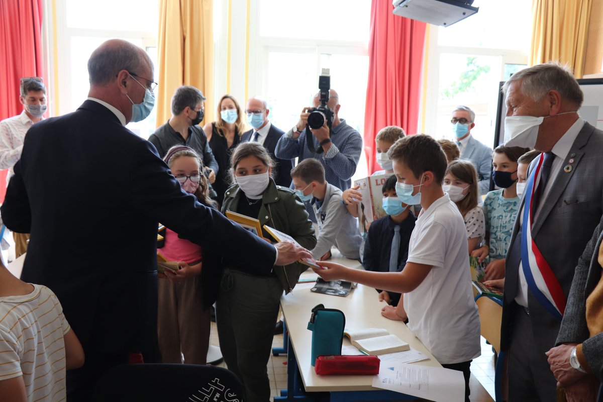 02/07 : Jean-Michel Blanquer, ministre de l’Éducation National, du sport et de la jeunesse s'est rendu à Condé-en-Brie pour rencontrer les élèves bénéficiant des dispositifs pour la lecture à l'école.