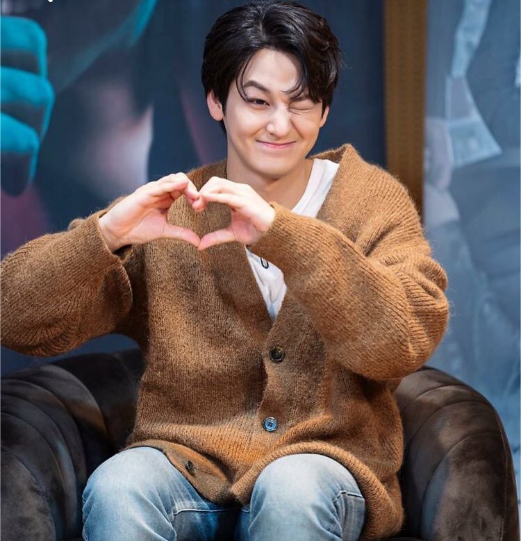 Seni çok seviyorum kim bum yeni ya  n sana mutluluk verir in allah happy birthday   