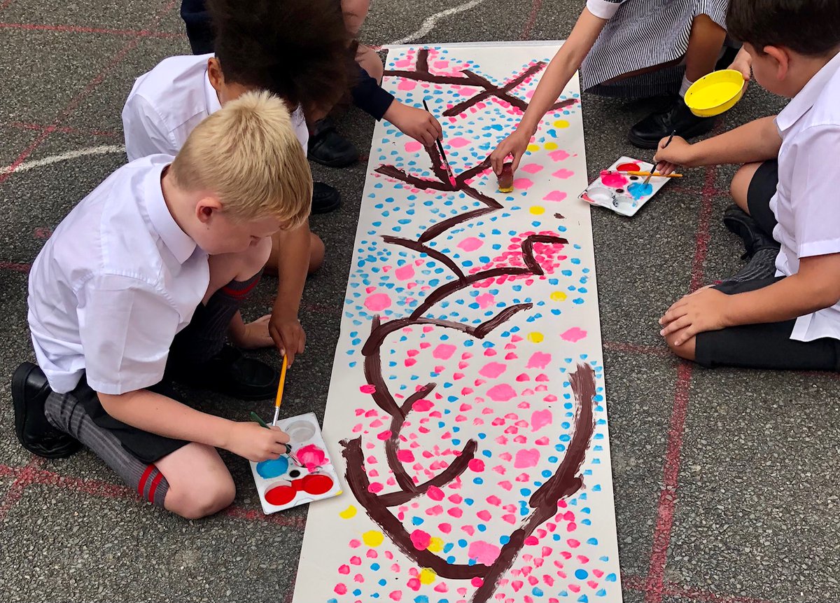 RydeSchool's tweet photo. How creative! Year 4 have been promoting their positive mental health by examining Damien Hurst new exhibition and creating their own wall hangings. #RydeschoolCreative #Wellbeing #RydePrep https://t.co/MdFbV2YNjq