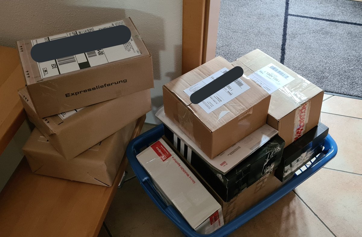 imxinterstellar's tweet image. #imxinterstellarupdates 
all OOAK albums have been shipped out! I&apos;ll send an email with the tracking numbers this evening, thanks for your patience 🤍😊