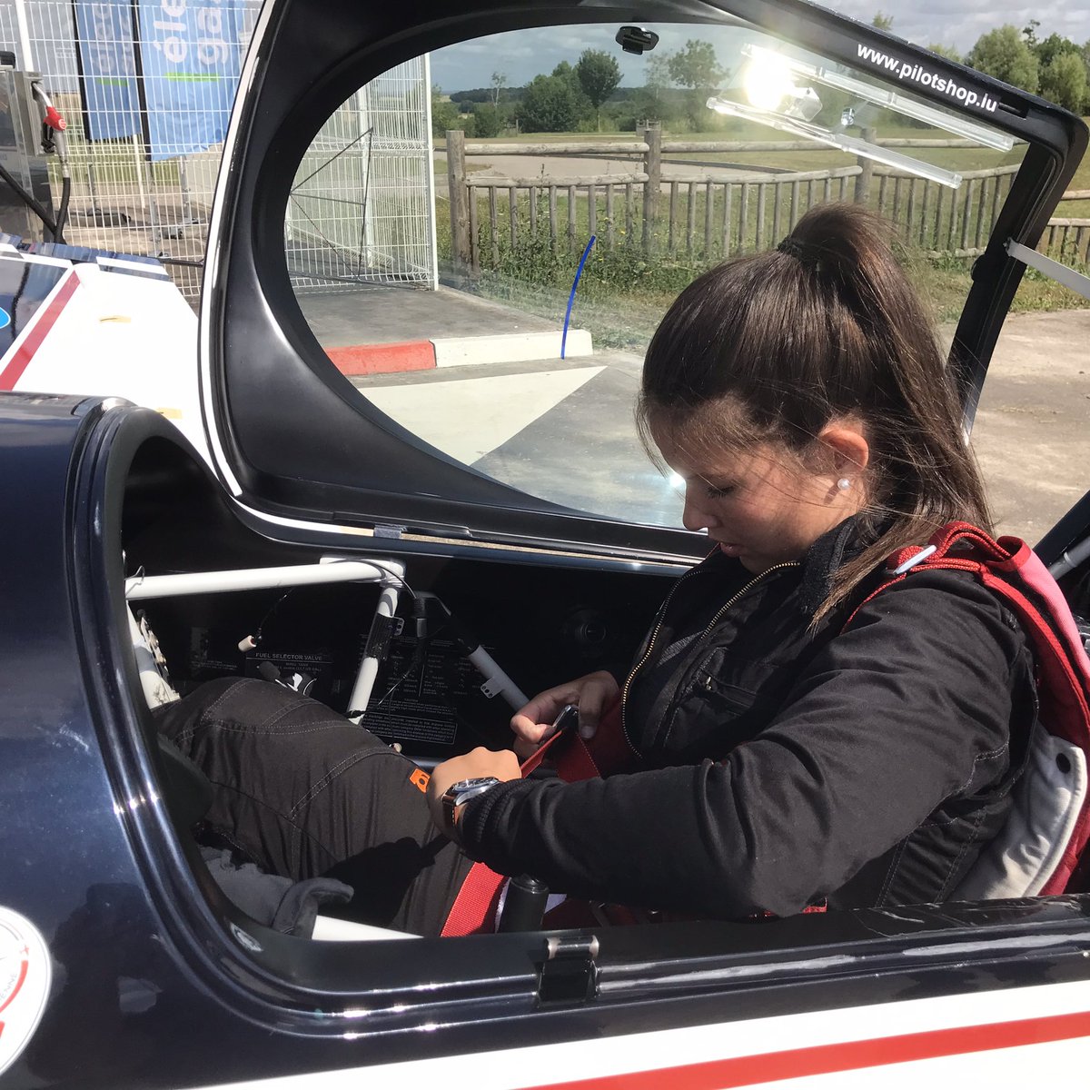 L’équipe de France advanced de voltige est à Chambley jusqu’au 10 juillet, en préparation des championnats du monde en Pologne, du 26 juillet au 7 août.
<a href="/F3Lorraine/">France 3 Lorraine</a>