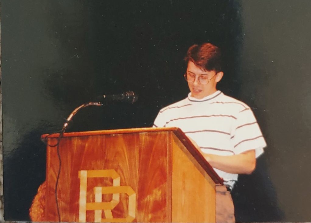 raypecschools's tweet photo. Congrats! 2021 Ray-Pec Teacher of the Year Todd Schnake is a Kansas City Regional Teacher of the Year! 🎉 This year will be Schnake's 31st year teaching speech/debate @ Ray-Pec. He is now under consideration to be named the Missouri Teacher of the Year. #raypec @MOEducation https://t.co/CmYL6i7f9X