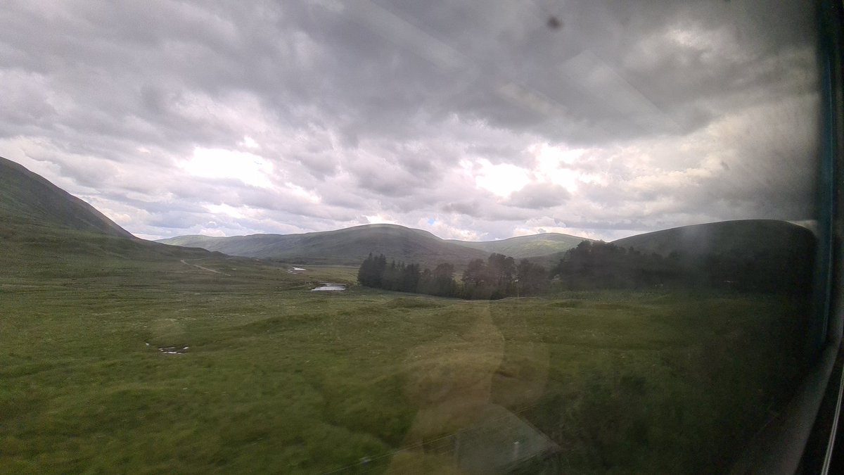 RobWilson_RW's tweet photo. Been travelling up and down the #HighlandMainline since I was 3 or 4 years old.
Still in awe π
@scotrail HST v Driving the A9... it's a no brainer π
(phone pics) https://t.co/1ZNB80SO9v