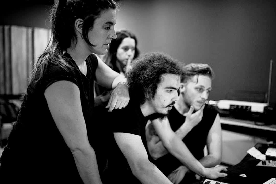 💥 Hoy estrenamos nuevo cañonazo de <a href="/hermanafuria/">Hermana Furia</a>, 'Locxs' 🔥🔥🔥 Y también esta tarde: lo nuevo de <a href="/Curtis_Harding/">Curtis Harding</a>, <a href="/frankcarter23/">Frank Carter 🐍</a>, <a href="/GreenDay/">Green Day</a>, <a href="/okkervilriver/">Will Sheff</a> y más. Ya en directo en <a href="/radio3_rne/">Radio 3</a> 📻 rtve.es/radio/radio3/