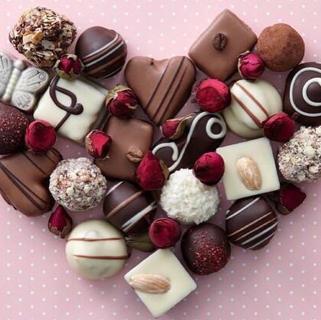 SMullers007's tweet photo. Happy World Chocolate Day everyone. Nothing sexier than a chocolate delight 😉 💖 #WorldChocolateDay2021 #mischievouslydelicious #ChocolateDay #youonlyliveonce #love #passion #sexy #indulge #treatyourself https://t.co/ddlTZ0jwG5