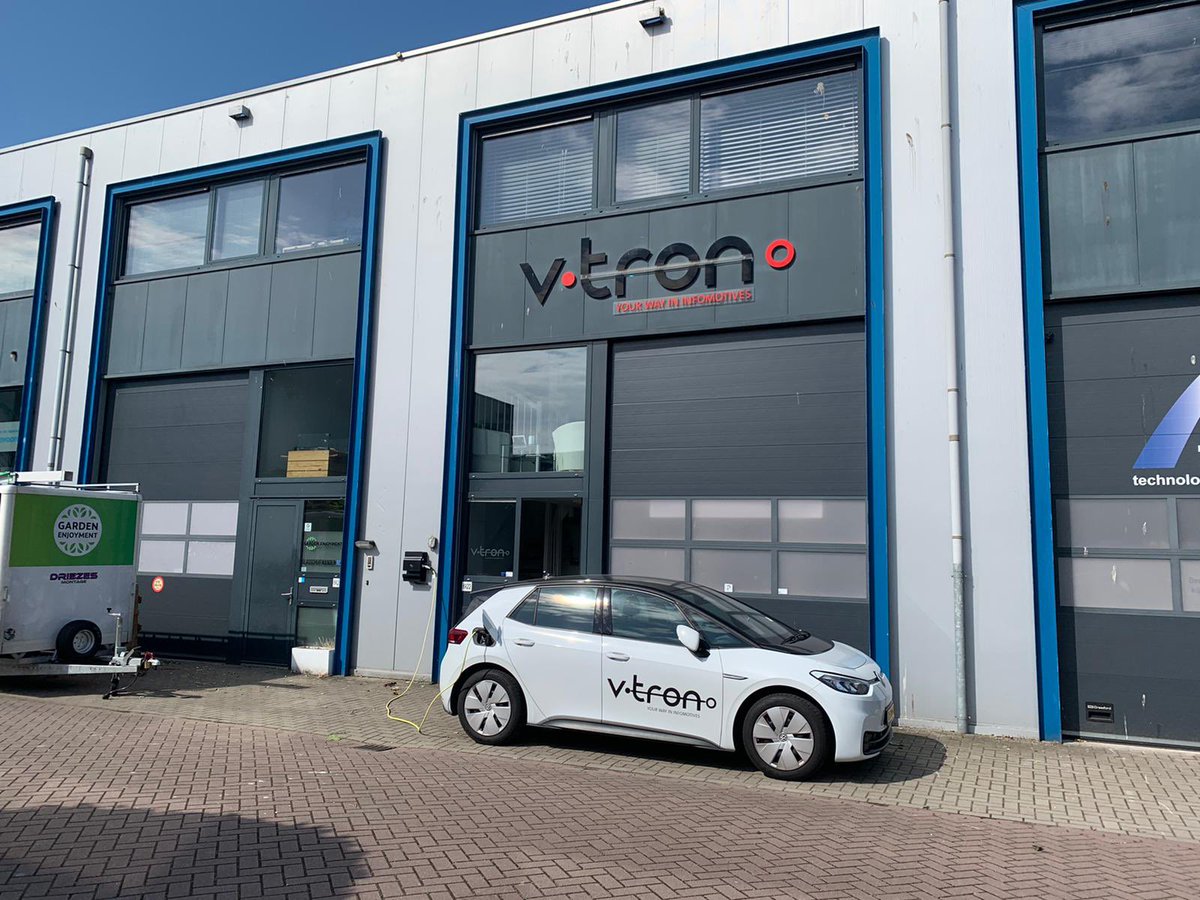 V_tron's tweet photo. 🚙⚡️🌿| V-tron gaat vóór groen. 

V-tron heeft een (22kwh) laadpaal ⚡️voor onze elektrische voertuigen 🚗 🚙 geïnstalleerd. Op deze manier kan V-tron haar voertuigen voorzien van duurzaam opgewekte stroom. 

De laadpaal is publiek toegankelijk. De koffie staat klaar. ☕️ https://t.co/Svf5XErrhd