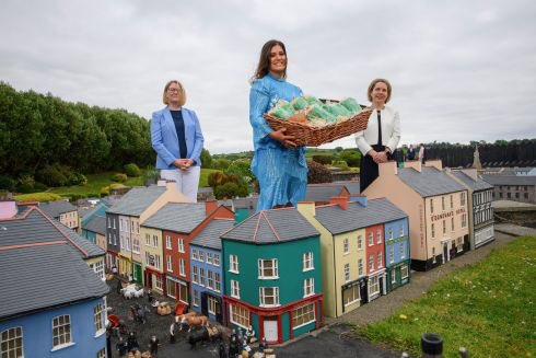 Fantastic to see the @clonakiltykitch go from strength to strenghth 🌈🙏💯 with their artisan bakery products suitable for coeliacs and those with a gluten intolerance #glutenfreenews Picture from the Irish Times last week.