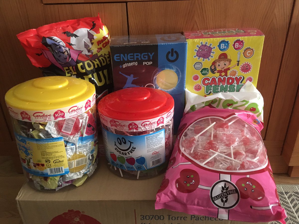 Muchas gracias a <a href="/CaramelosCerdan/">Caramelos Cerdán</a> y a <a href="/KMSxELA/">KMSxELA</a> por el regalo…
La <a href="/FPucelana/">Franquicia Pucelana</a> va a endulzar sus kilómetros y sus recovery gracias a ellos