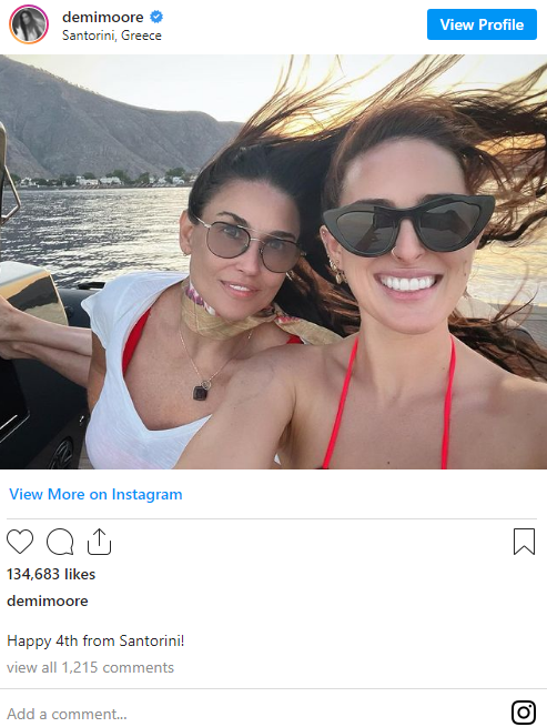 HarasHouses's tweet photo. Celebrity or not, Santorini will welcome you!
#Greece #Santorini #vacation #travel #Summer2021 https://t.co/Rg0vtjZYJl