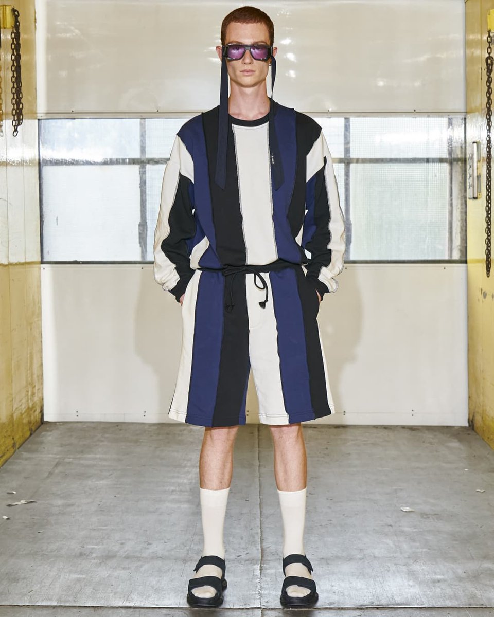 MADRE SS22
.
.
.
#ss22 #milanfashionweek
#stripes #denim