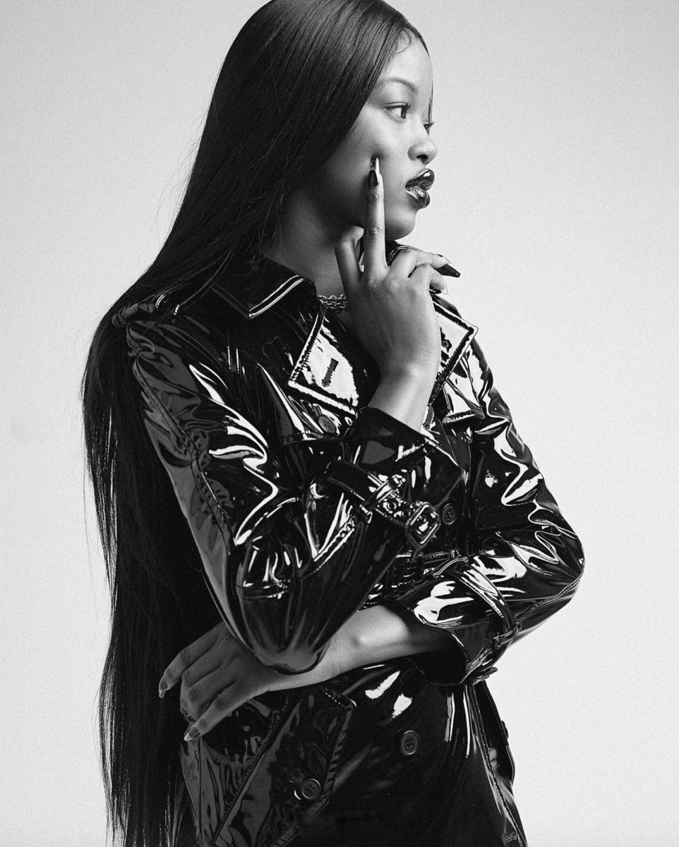 SightManagement's tweet photo. The Stunning Precious Kevinn ✨🖤 for @lesfemmespubliques Shot in Black & White by @virginiaarcaro 📷
#sight #sightmanagement #black #white #blackandwhite #photography #photo #precious #model #magazine #closeup #shot #beautiful #woman #sightfamily #sightgroup #femalemodel https://t.co/aYdmFGtOFv