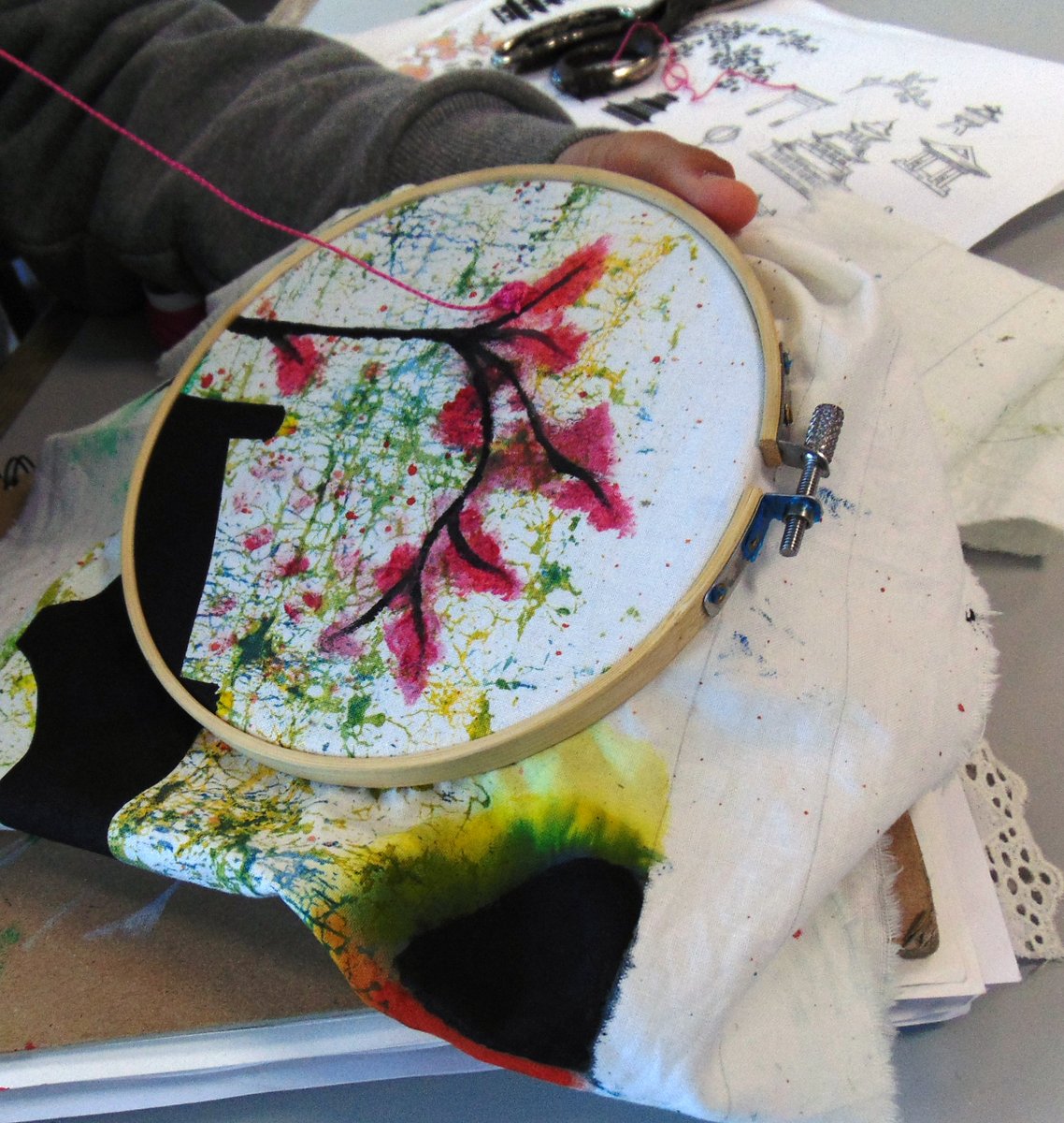 CDPStoday's tweet photo. Our (new) Year 11 GCSE Textiles pupils are creating beautiful ‘Journeys’ pieces – if we aren’t going abroad this summer, then can these Journeys help take us to places real or imagined?

#Year11 #GCSEtextiles #DesignFaculty https://t.co/ER5676hxNr