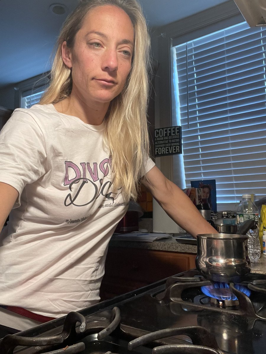 divorcediariess's tweet image. Waiting , for my eyes to open and release those #artistnotes and late too this morning #5amwritersclub #divorcediaries