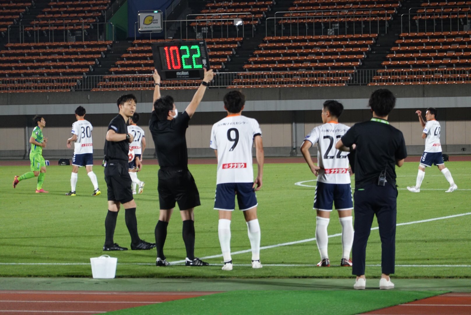 ヴァンラーレ八戸 公式 天皇杯 Jfa 第101 回全日本サッカー選手権大会 3回戦 ヴァンラーレ八戸 0 湘南ベルマーレ 0 後半キックオフ 選手交代 Out 新井山祥智 島田拓海 In 坪井一真 上形洋介 T Co Lnx1nn2crm Twitter