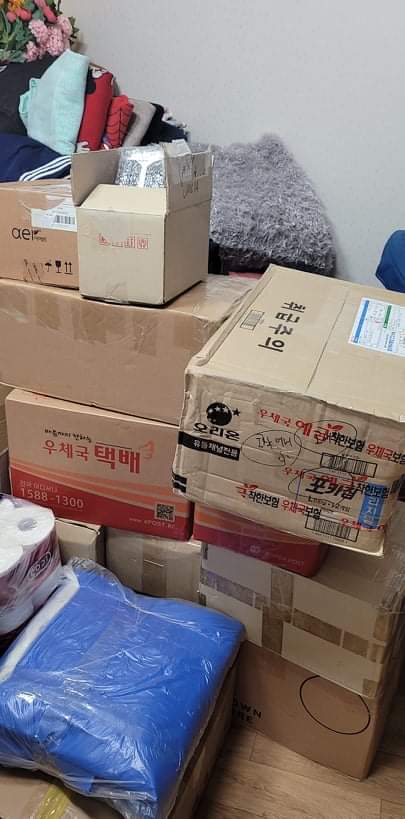 TCSPH_Updates's tweet photo. #TCSPH_Updates
Albums that arrived in our kr add will close batch 4 po pag napuno na yung box this week tysm po! 😊 https://t.co/fNNHy0lxOZ