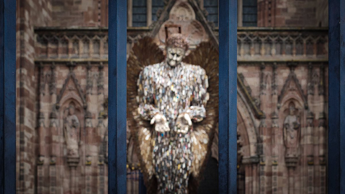 I tried a different perspective with the #KnifeAngel @HFDCathedral in #Hereford. I expect it's been done before, but there's something about the link  between knife crime & being behind bars.

#Herefordshire@AlfieBradley1
@BritishIronwork @ivanjonesart @VisitHfds @herefordtimes