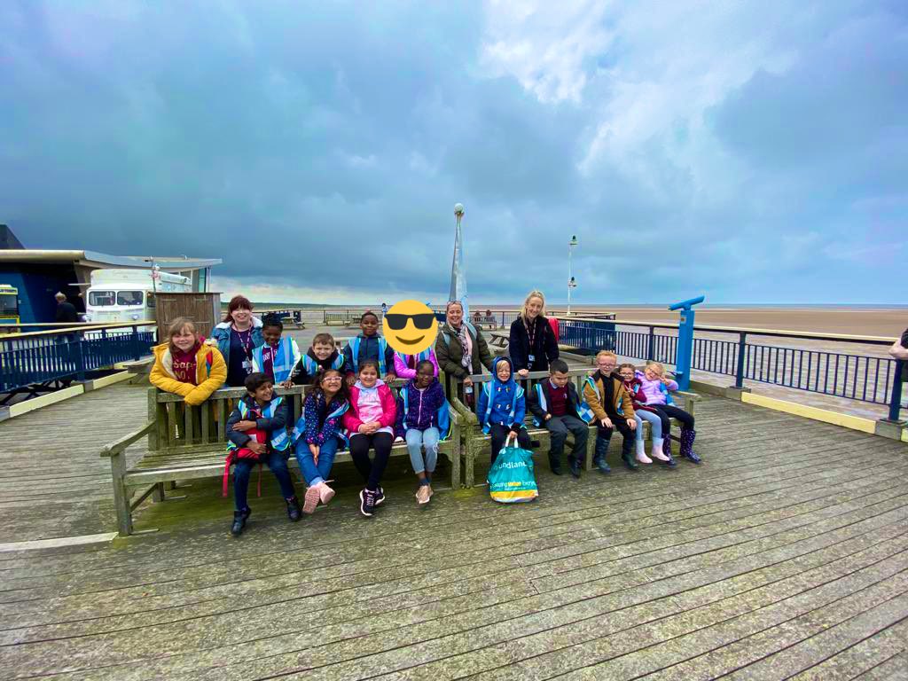 Year2HolyFamily's tweet photo. Oh we do like to be beside the seaside 🏖🌊 https://t.co/VE6t6Bp49J