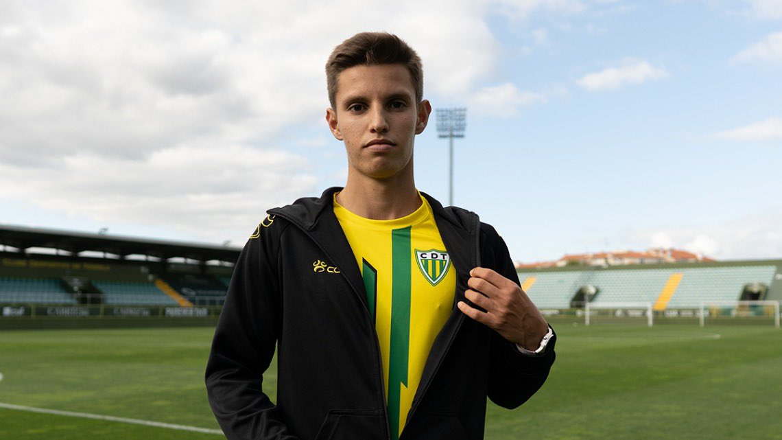 Benfica emprestou Tiago Dantas ao Tondela.