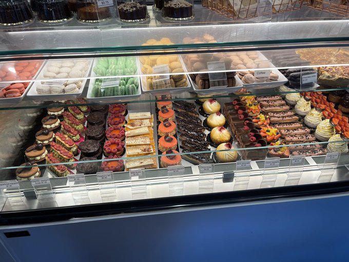 In Detroit eating pastries for breakfast 🤤 https://t.co/J6KV1t234c