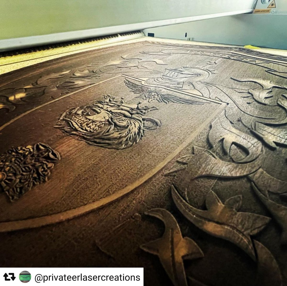 TrotecCanada's tweet photo. #madeinCanada 🇨🇦 on a Trotec laser 💥. Thanks for sharing @privateerlasercreations , beautiful multiple pass wood engraving! ♥️😍👍
#laser #laserengraved #laserengraving #laseretched #laseretching #lasercutting #lasercut #rayjet #trotec #woodengraving #familycrest #woodenart https://t.co/zMESzj0mBw