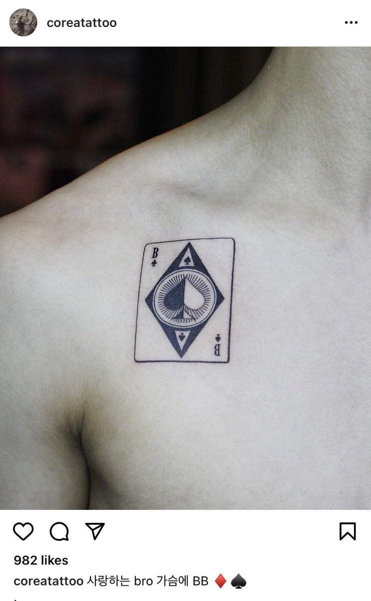 รอยสักของพี่แบมแบม 👍🏻 ชอบจัง ชอบความหมายรอยสักไพ่ด้วย, image size:742x1200