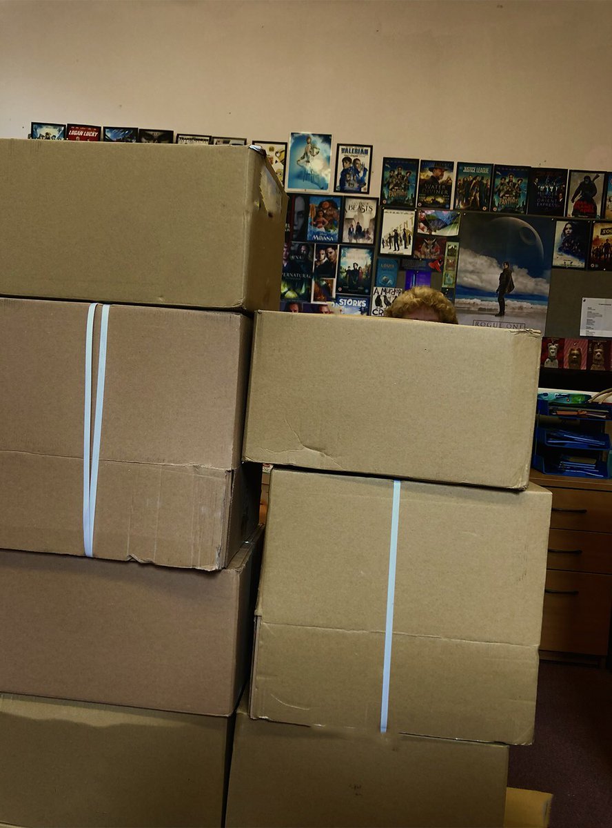 EaLibraries's tweet image. Exciting news!! We have a ‘small’ book delivery in today ….. now can anyone see our acquisitions team? We seem to have lost them 😱😱😱

@EALeisure @EastAyrshire #lovelibraries #bookdelivery #lovereading