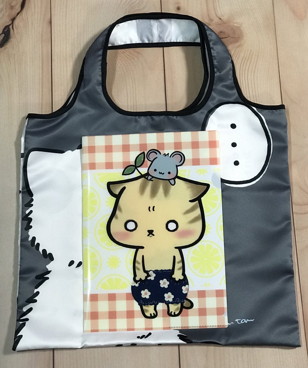 エコバッグ出来てきました🙌✨
後ろ前で柄が違います😊✨
大きめサイズでマチなしですがA4サイズもゆったりたっぷり収納出来ます👍✨
柔らか素材で音もしません🙅
#超妖言