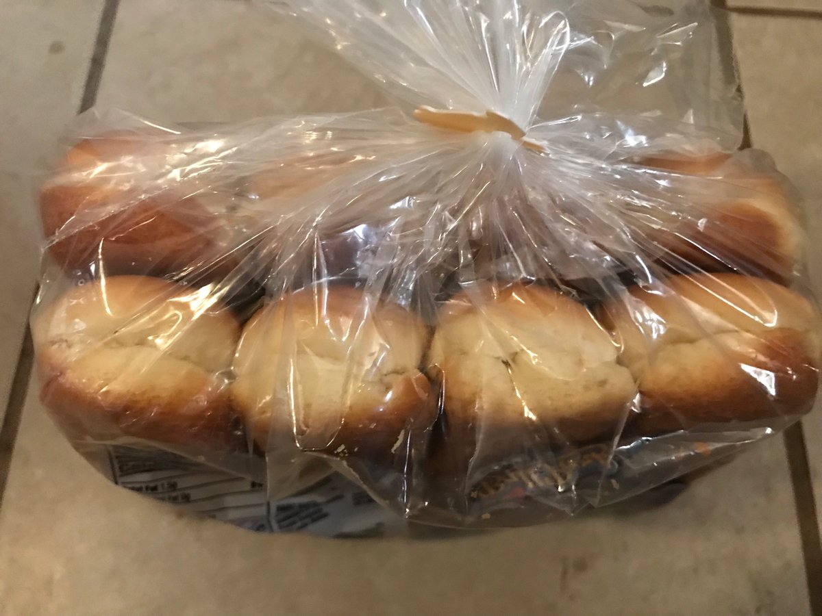 kickitupanacho's tweet photo. My hot dogs come in packs of eight, and so do my buns.
Get it together people!!
#Nacholifehack https://t.co/o6vNjHF2qZ