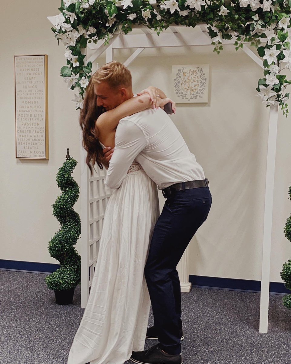 itslydiablue's tweet photo. We just got married at 19 and 21 , love to see it !!! https://t.co/7kFREkXgLi