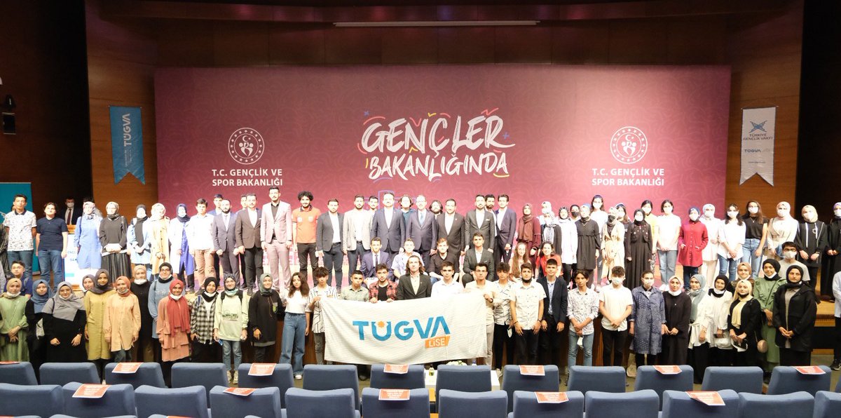 Bugün konumumuz Ankara📍

#EnderunOkulu projesi ve #HadislerleSessizVlog yarışmamızda dereceye giren gençlerimize Gençlik ve Spor Bakanımız Sn. Mehmet <a href="/kasapoglu/">Dr. Mehmet Kasapoğlu</a>'nun da katılımıyla ödüllerini takdim ettik. 🏅🏆

Gençlerimiz bizleri her alanda gururlandırmaya devam ediyor. 👏👏