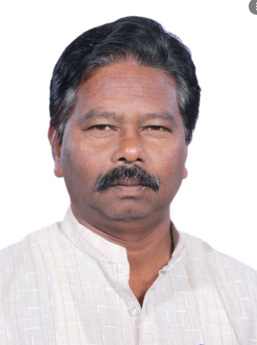 TheAlarmMedia's tweet photo. ମୟୂରଭଞ୍ଜ ସାଂସଦ ବିଶ୍ବେଶ୍ବର ଟୁଡୁ ହେବେ କେନ୍ଦ୍ରମନ୍ତ୍ରୀ, ସନ୍ଧ୍ୟାରେ ନେବେ ଶପଥ ! https://t.co/U3htesf0iy